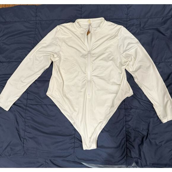 SKIMS Other - SKIMS SIZE 4X ZIP UP FRONT LONG SLEEVE SWIM ONE PIECE MARBLE WHITE NWT